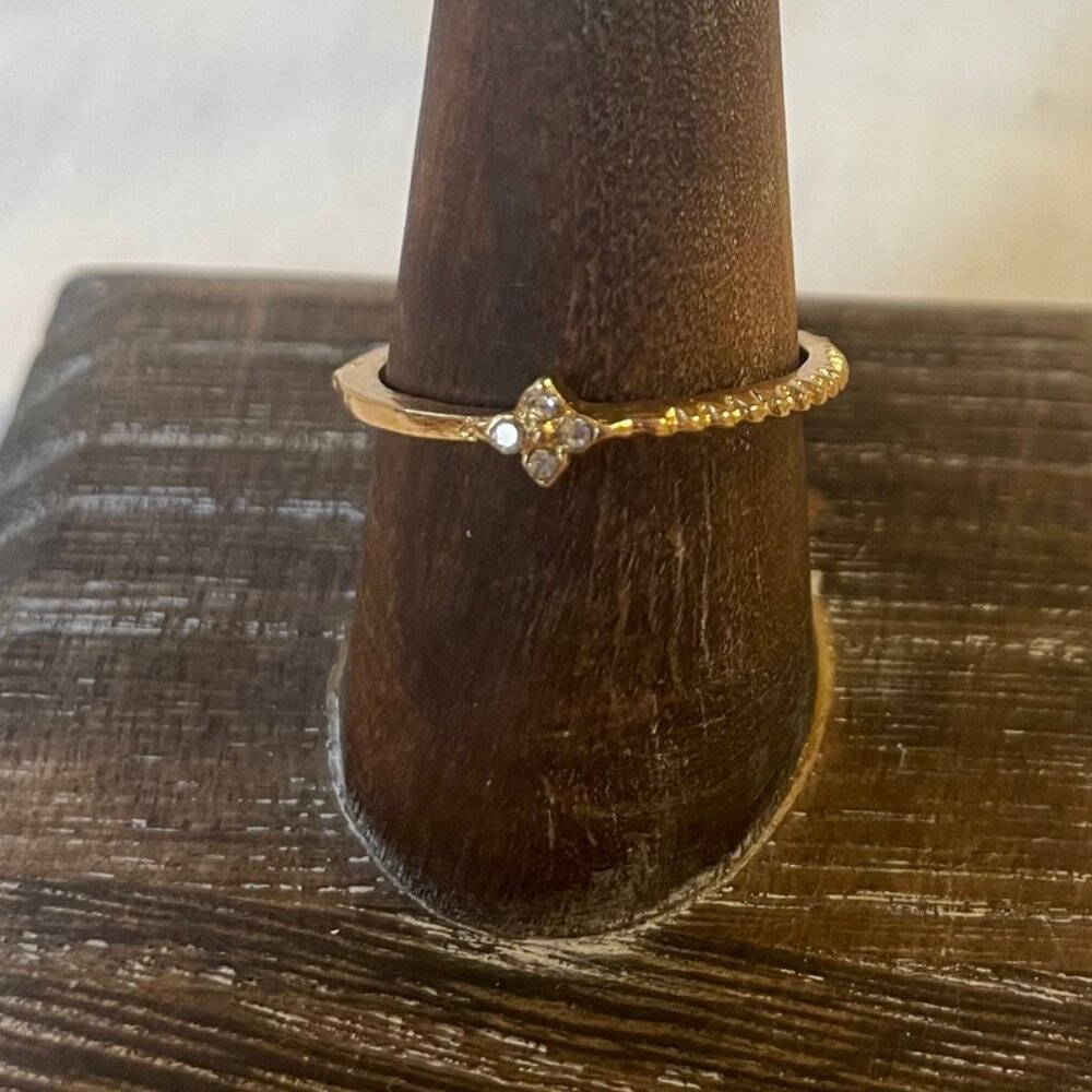 Dainty Gold Sparkle Ring Size 7.5